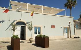 Sbarcadero Hotel
